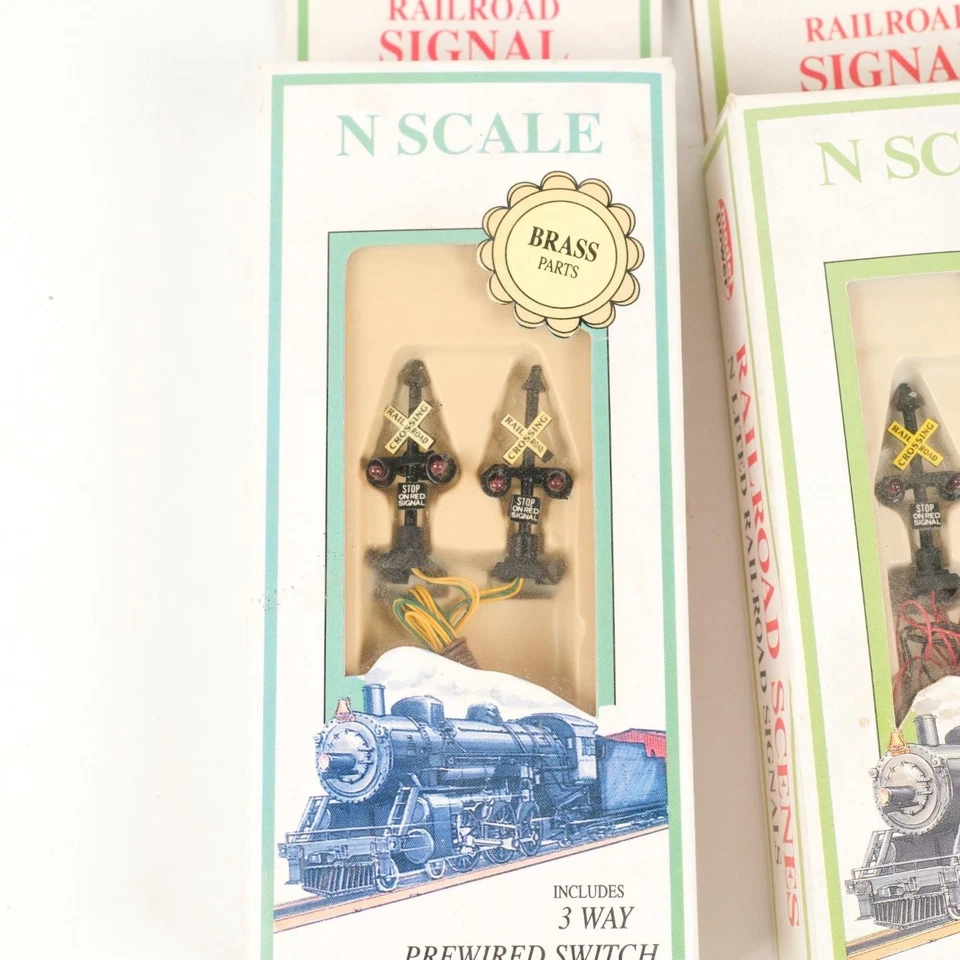 Model Power N Scale Lot of 3 Railroad Signals Grade Crossing Warning 8574 8572 - Image 2 of 4