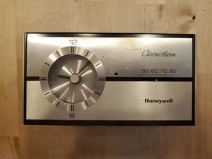 Honeywell Chromotherm w/ Quartz Clock (Vintage)
