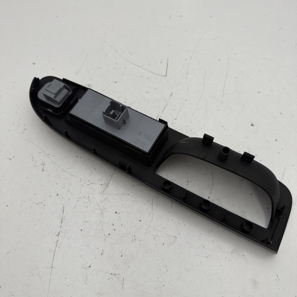 Левый выключатель стеклоподъемника Volkswagen Passat 2006-2020 годов выпуска от оригинального производителя B264-26 - Изображение 3 из 4