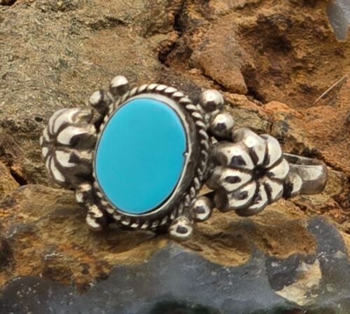 Vintage Southwestern Sterlingsilber Türkis Pinky Ring Größe 4 florale Akzente