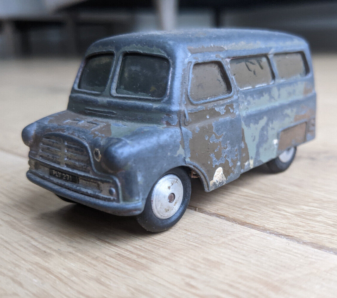 Corgi Toys 404 Bedford Dormobile ミニカー Rare Corgi Toys 404 Bedford Dormobile Editorial Stock Photo