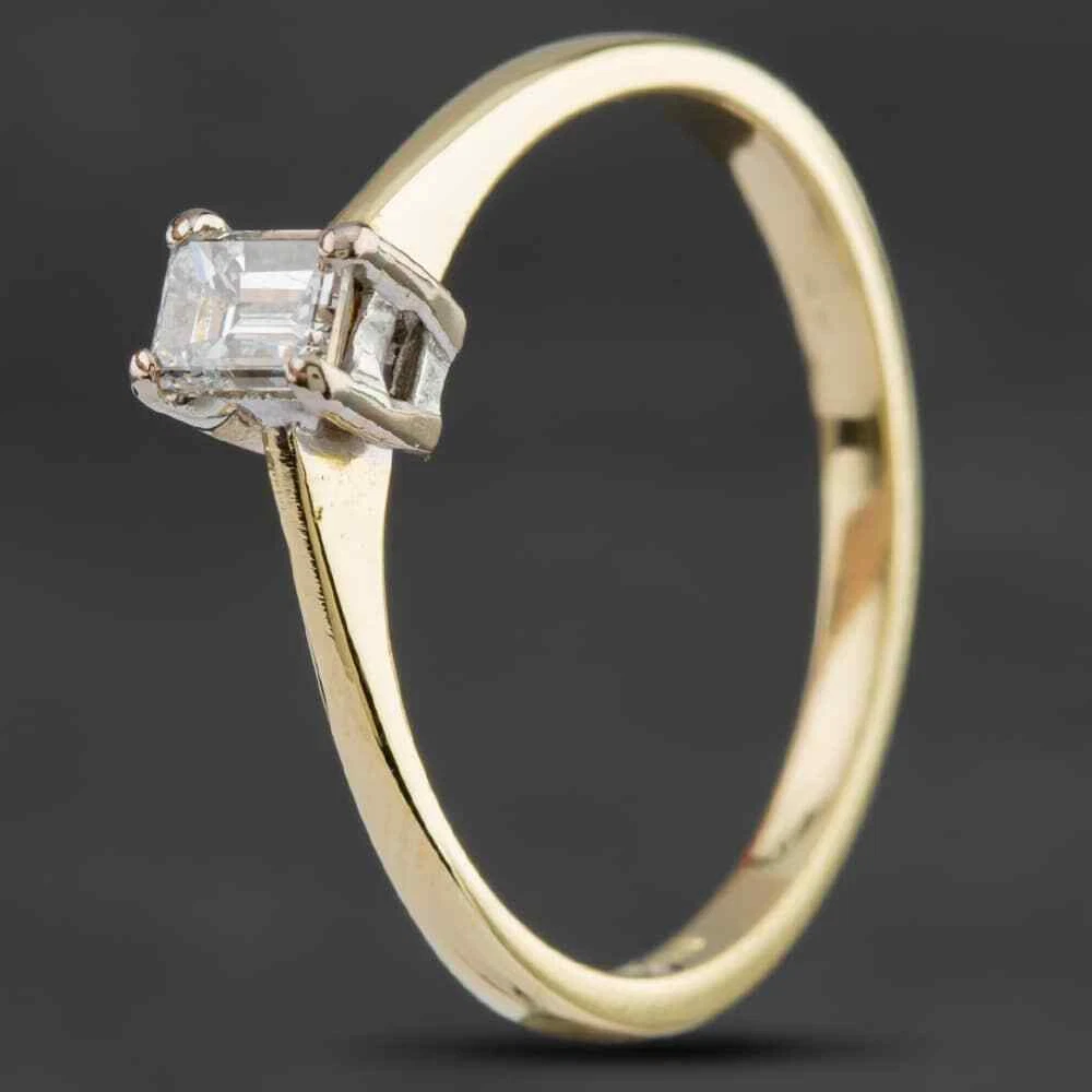 Second Hand 18ct Yellow Gold 0.10ct Emerald Cut Diamond Solitaire Ring 4148201
