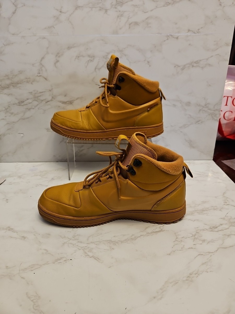 Nike Path Winter Men's Size 11.5 Sneaker Boots Wheat