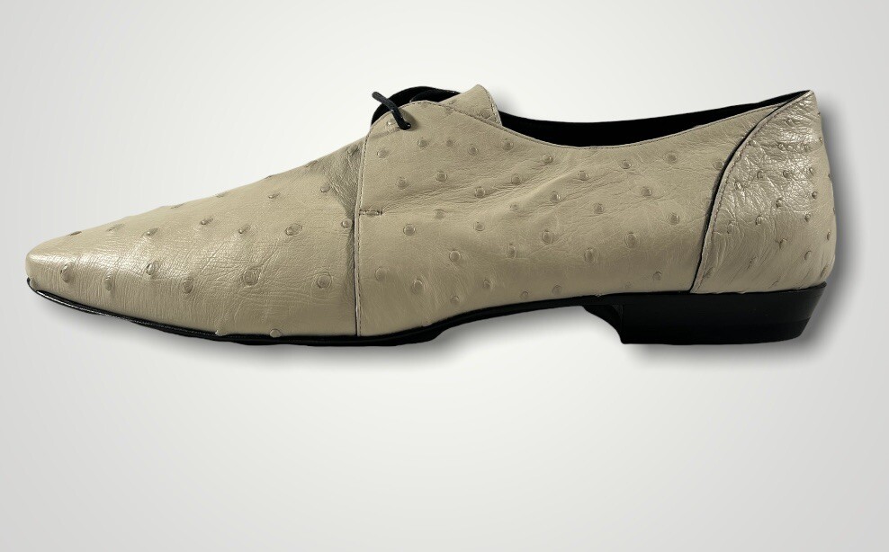 Scarpe Saint Laurent in pelle di struzzo avorio da 2.000 dollari taglia US 9 Made in Italy