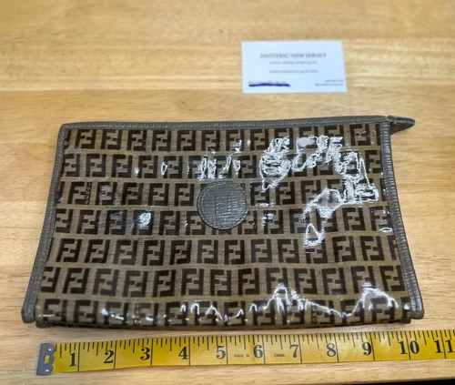 Borsa pochette Fendi marrone baguette cerata rivestita in pelle verniciata