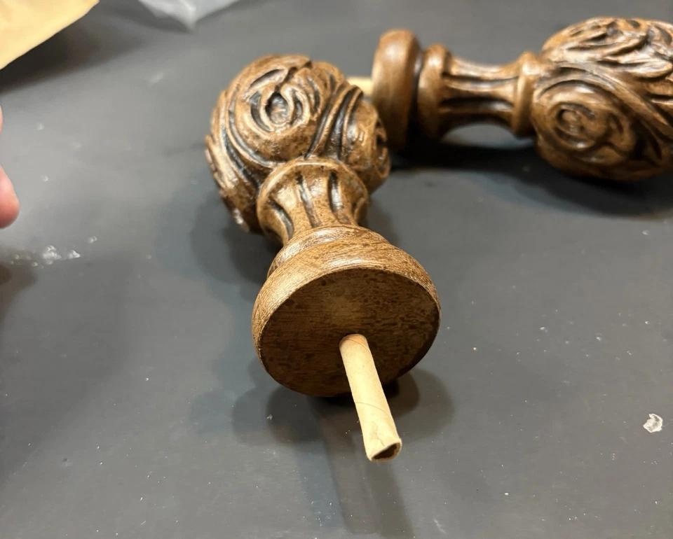 Acabado en espiral Acanthus roble francés piña nuevo Adrc Foto 3 de 4