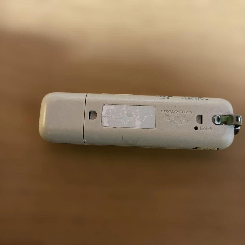 Sony NW-E025F Walkman Portable Music Player 2GB MP3 Green Tested Used JAPAN - Image 2 of 4