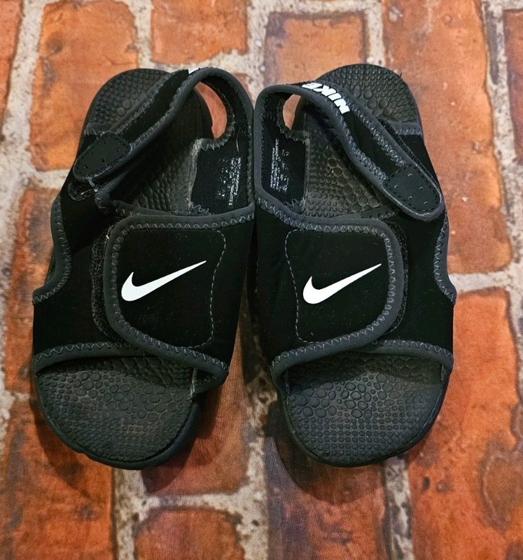 Nike Sunray Adjust 5 Toddler 7C Black Quick Dry Beach Pool Water Sandals 7