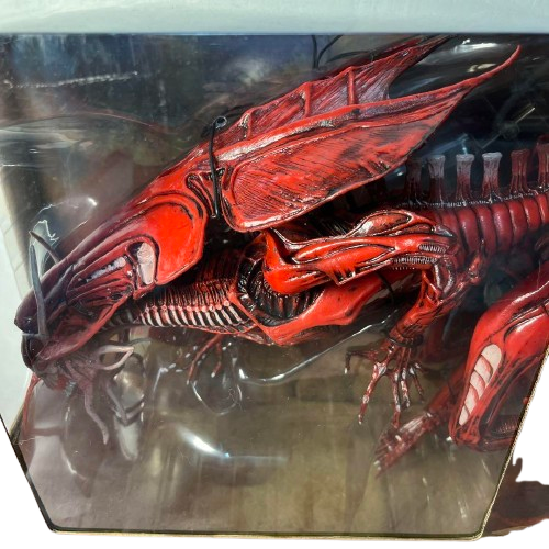 NECA Ultra Deluxe Genocide Red Alien Queen Figure Rare Japan Import