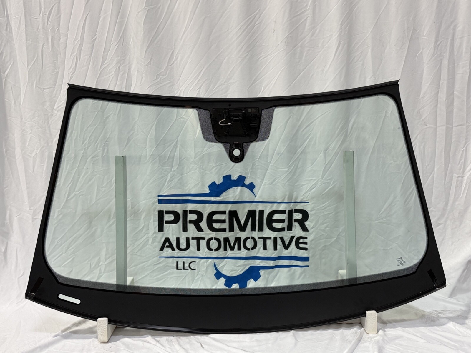 LAMBORGHINI URUS WINDSHIELD W/HUD ***NEW AFTERMARKET***