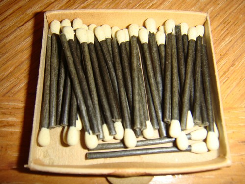 Vintage Keramik Fliesen Streichholzschachtel 4-seitig; inkl. ~160 Vintage (Wachs?) streichhölzer - Bild 5 von 8