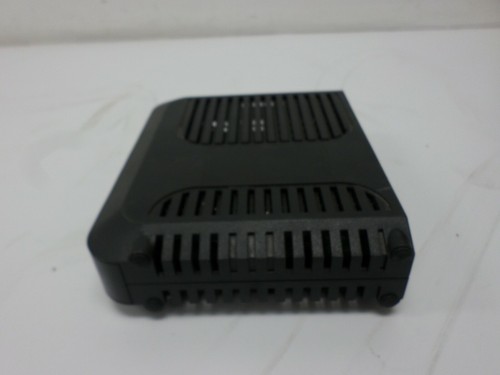 Cisco DPC3825 4 Port DOCSIS 3.0 Gateway Wireless Router  - Picture 3 of 6