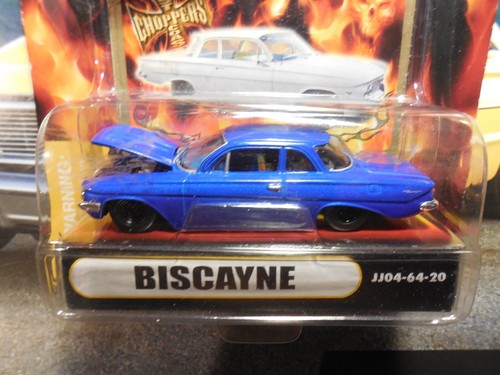 WEST COAST CHOPPERS JESSE JAMES CHEVROLET BISCAYNE BLUE JJ04-64-20 1:64 SCALE RR - Picture 2 of 3