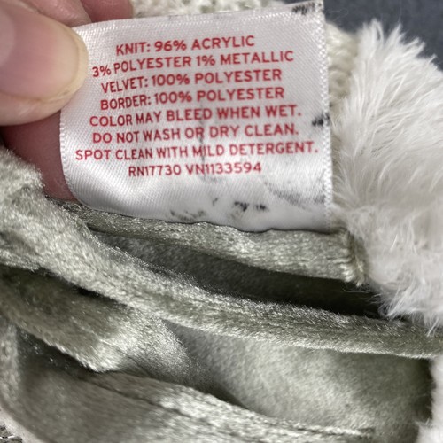 Wondershop 46" Christmas Tree Skirt Knit Fair Isle Velour Reversible Gray White - Picture 6 of 6