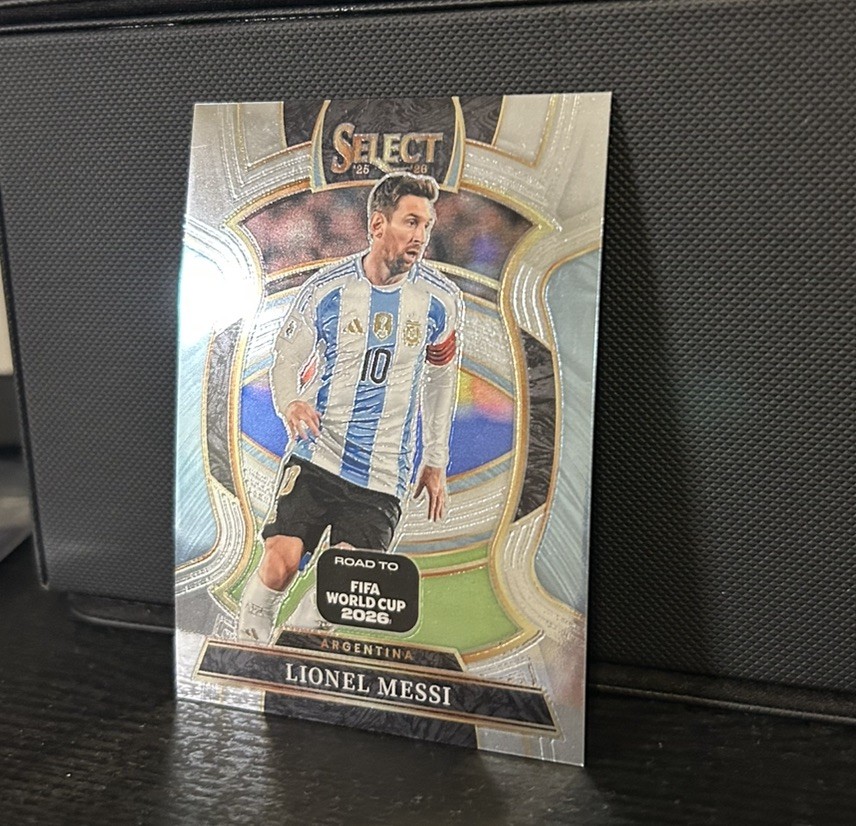 2025-26 Panini Select Road to Fifa World Cup - Terrace - Lionel Messi  view 3