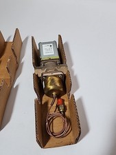 JOHNSON CONTROLS V46AC-1C Water Regulating Va...