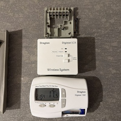 Drayton Digistat +3RF programmierbarer Raumthermostat mit SCR-Empfänger