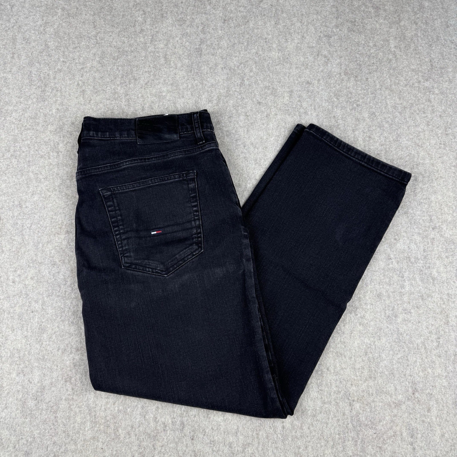 Tommy Hilfiger Mens Black Straight Fit Denim Jeans 38x28.5 Casual Preppy Style