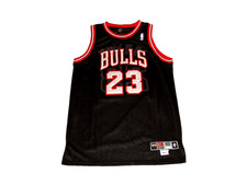 Ultimate Chicago Bulls Collector and Super Fan Gift Guide  46