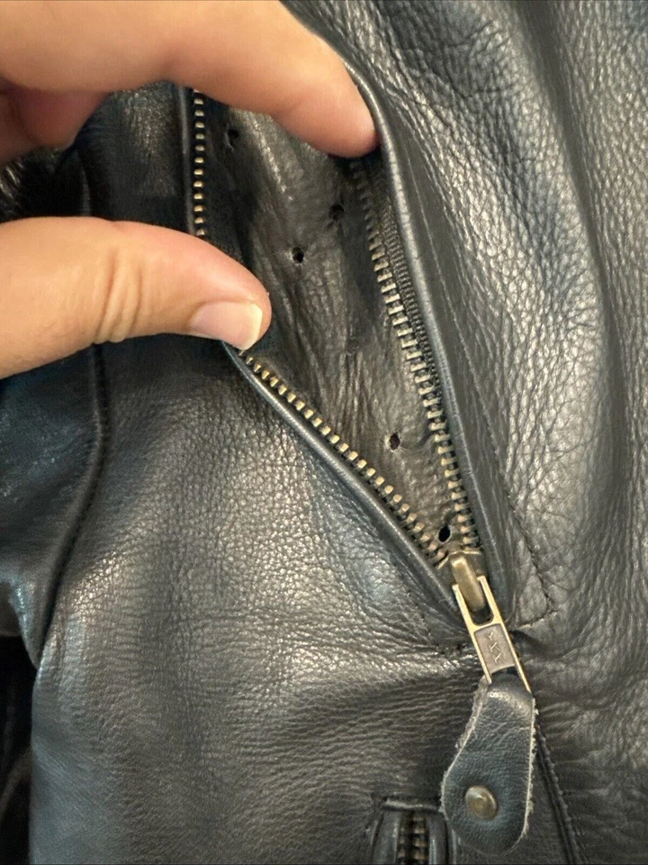 Chaqueta de Cuero Triumph Motorcycles Negra Air Flow Tech Talla Pequeña Foto 4 de 4