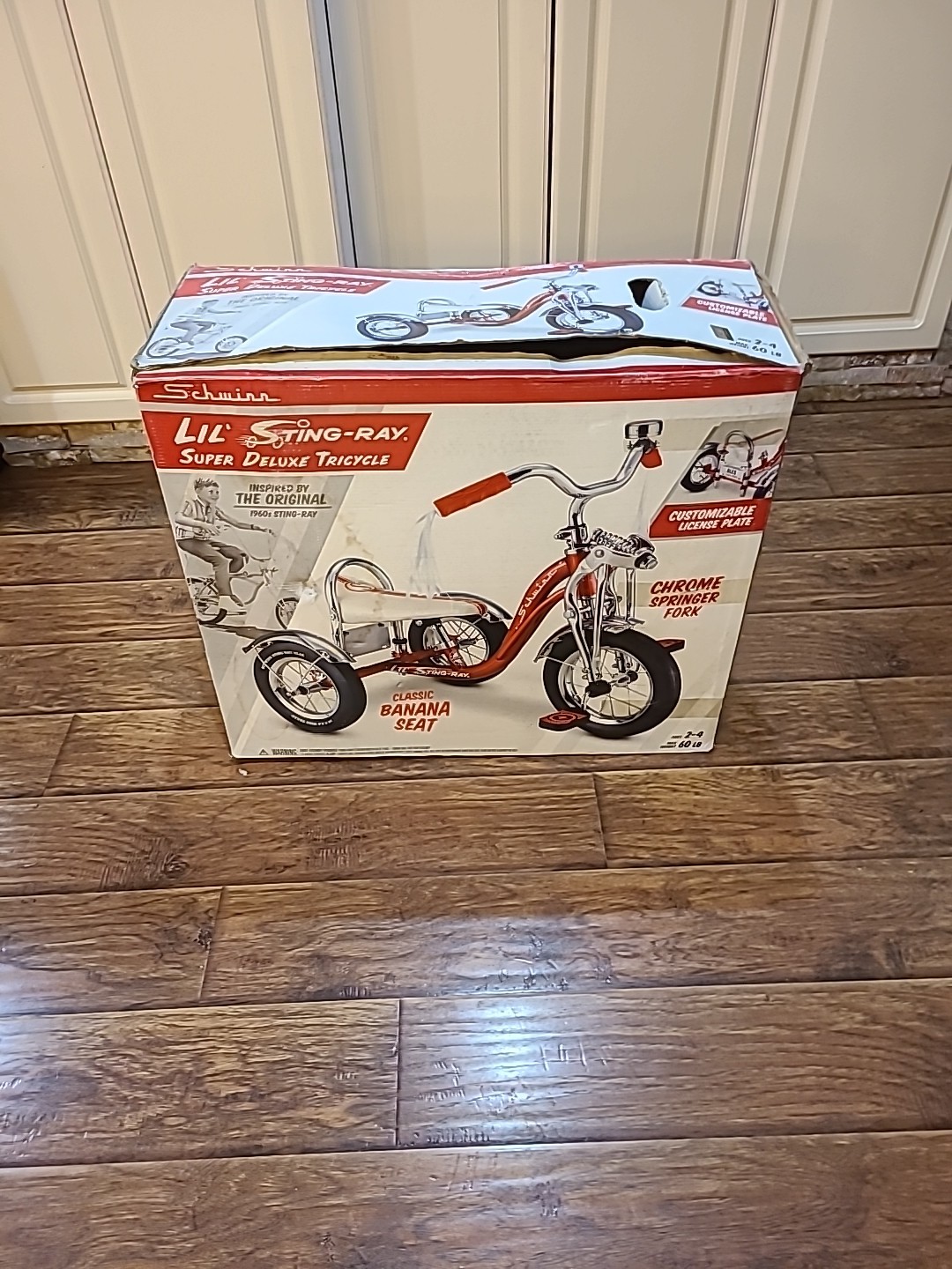 (New) New Schwinn Lil Stingray SUPER DELUXE Tricycle (229.99 USD) (New) New Schwinn Lil Stingray SUPER DELUXE Tricycle (229.99 USD)