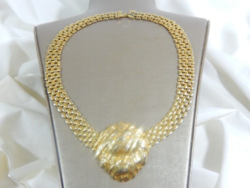 VTG 5 ROW PANTHER LINK W/ LARGE REPOUSSE LION HEAD CENTER 18" NECKLACE - Picture 7 of 7