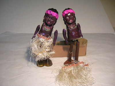 Vintage Two 1950s Hawaiian Celluloid Wind Up Hula Girls Grass Skirts Japan !!!