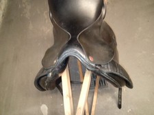 Sattel Euroriding Diamant  17 zoll  Spring Free flexible Points 