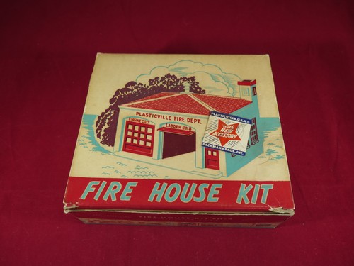 Plasticville USA FH-4 FIRE HOUSE KIT Engine Co 7 Ladder Co 8 - Unassembled w Box