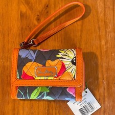 Vera Bradley Leather Anniversary Wristlet. Bloom pattern NWT