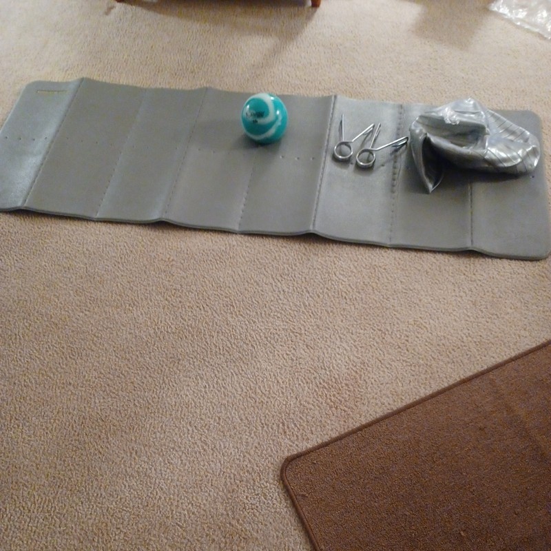 Golds Gym Mat and 65cm Ball, Golds Gym Exercise Mat, Daskin 5lb Ball and 2 2lb