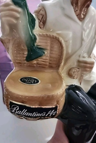 Jarra de licor de whisky escocés Ballantine's vintage "The Seated Fisherman"... - Imagen 14 de 19