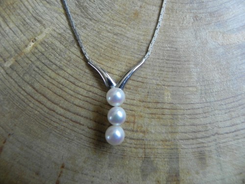 Three Pearls & Sterling Silver Necklace 14.5-16"