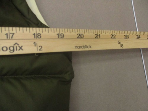 Nike Größe S (4-6) olivfarbene isolierte Damenweste Daunen durchgehender Reißverschluss Druckknopf Stehkragen 116 - Bild 6 von 11