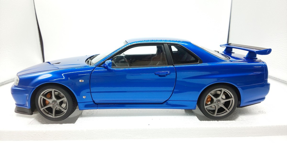AUTOart 1/18 Nissan Skyline GT-R (R34) V Spec II Bayside