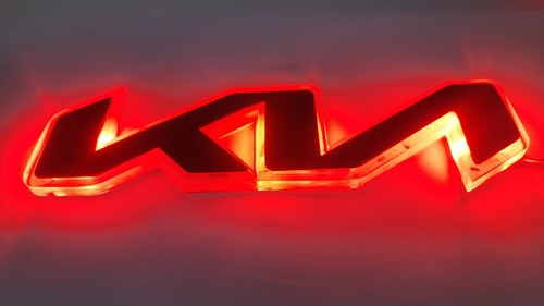 NEW Kia Logo OEM 2way LED Emblem  Front & Rear  MATT BLACK  PICANTO 22 23+ - Bild 6 von 78