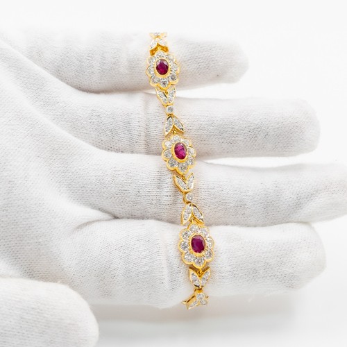 3.73Ct Round Cut Diamond G/VVS2 & Ruby 18k Yellow Gold Bangle - Picture 13 of 20