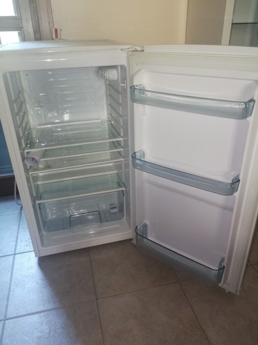frigorifero iberna bianco Usato in ottime condizioni completo di tutti accessori - Foto 5 di 8