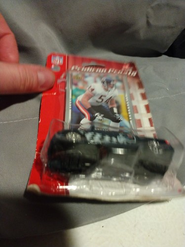 Upper Deck Gridiron Greats Brian Urlacher 1:64 diecasr car and card damaged box - Picture 7 of 9