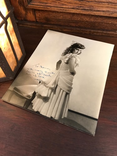 ACTRESS SUSAN DOUGLAS SIGNED 1947 PHOTO to Oscar Winning COSTUMER NORMA KOCH - Picture 1 of 7