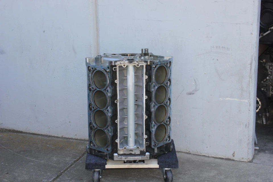 OEM BLOQUE DE CILINDROS DESNUDO MOTOR PARA BMW 550I 545I 745I 2002-2010 (421L) Foto 2 de 4