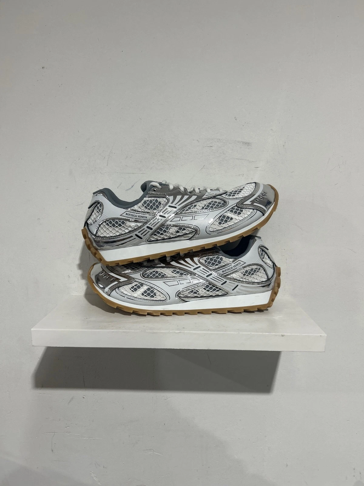 Bottega Veneta — BOTTEGA VENETA ORBIT SILVER SNEAKER SIZE 47 (US 14) PREOWNED