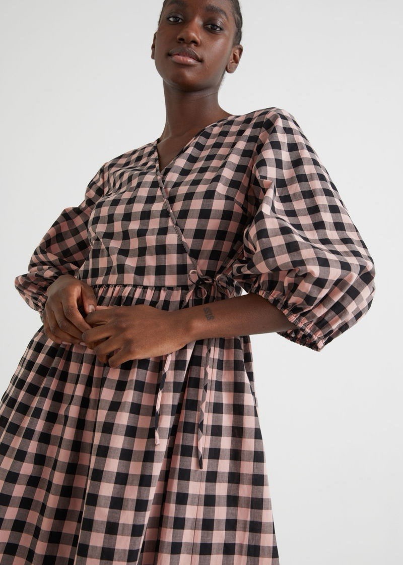 & Other Stories Women’s Relaxed Checkered Wrap Midi Dress Size 4 Black Pink EUC
