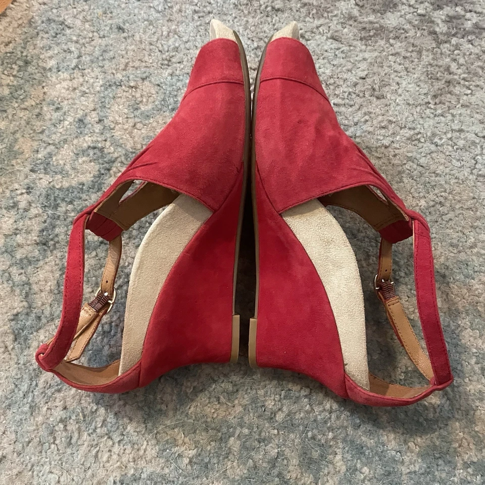 "Tacón de cuña Earthies de cuero rojo talla superior 9 con tacón de 3""" Foto 3 de 4