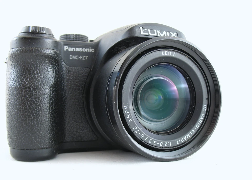 Panasonic Lumix DMC-FZ7 Compact Digital Bridge Camera 12x Zoom - Camera Only, photo 2 of 5