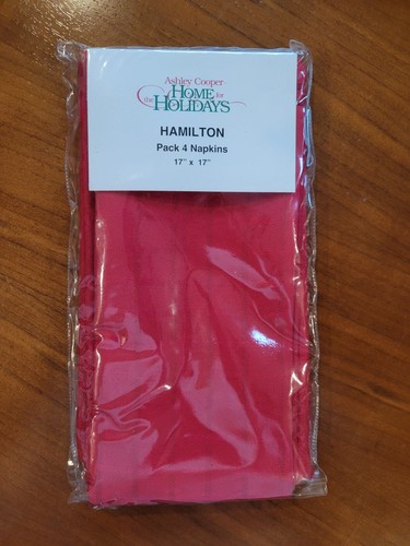 2 Red tablecloths and one set of 4 napkins Ashley Cooper/Windowpane NEW - Picture 2 of 4