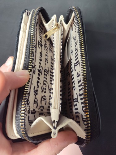 Juicy Couture Lakritz schwarz Be Classic II mehrere Fächer faltbare Geldbörse Neu mit Etikett - Bild 6 von 6