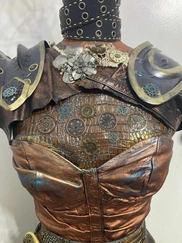 "Lámpara busto femenina medieval fantasía post apocalíptica personalizada de 40"" de alto ENVÍO GRATUITO" Foto 4 de 4