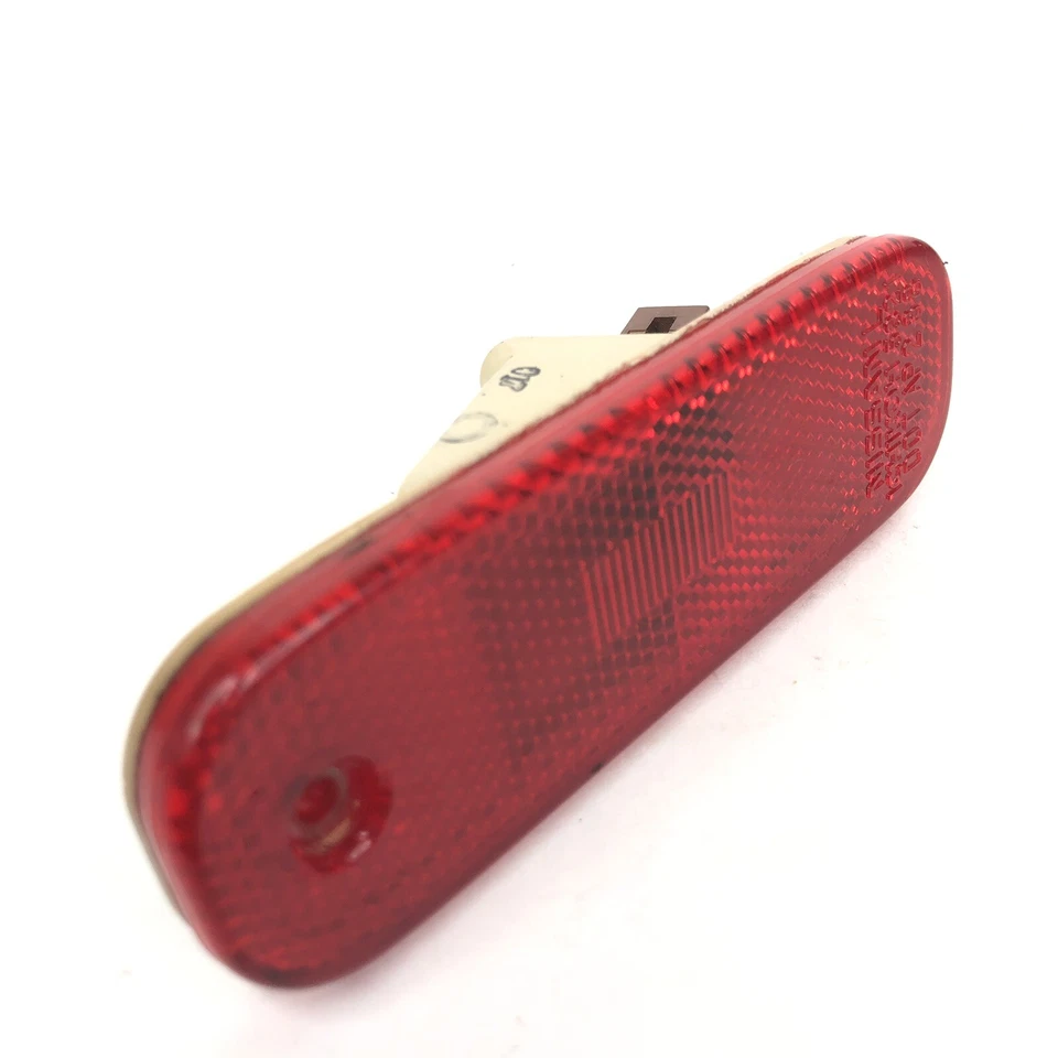 Luz marcadora trasera izquierda Infinity G20 G20T 1999-2002 roja OEM Foto 3 de 4