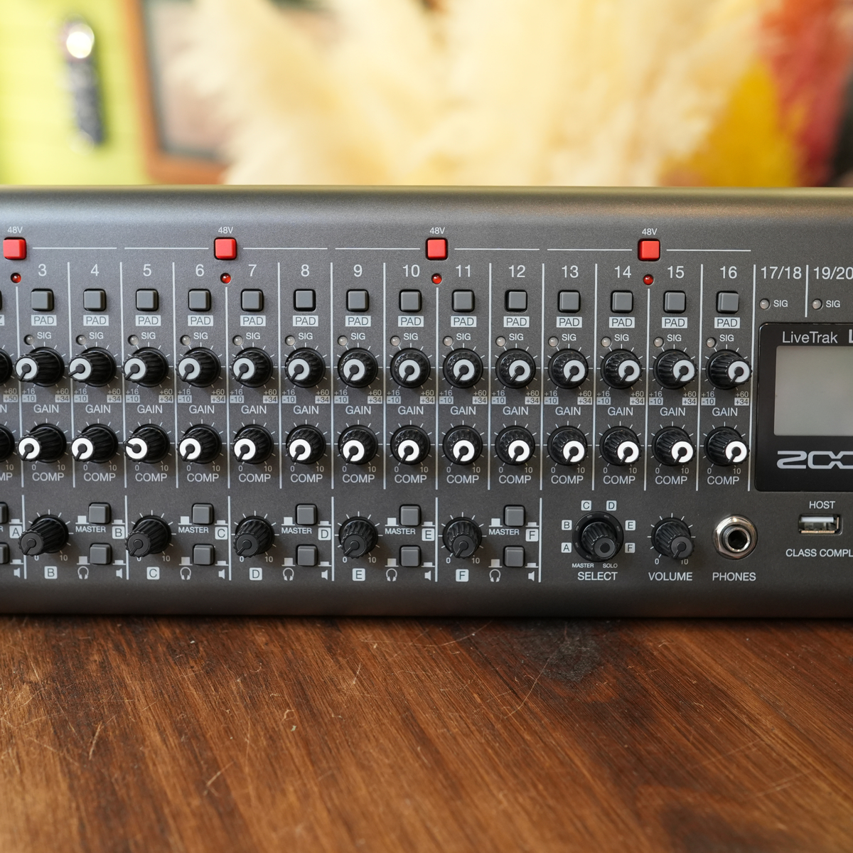 その他 RADIOPRSL6LISTN CTRGY 2mvetro Zoom LiveTrak L-20R 20-Channel Digital Mixer-Recorder for Stage